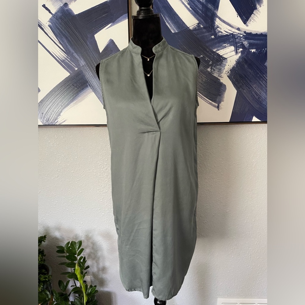 Women’s dress